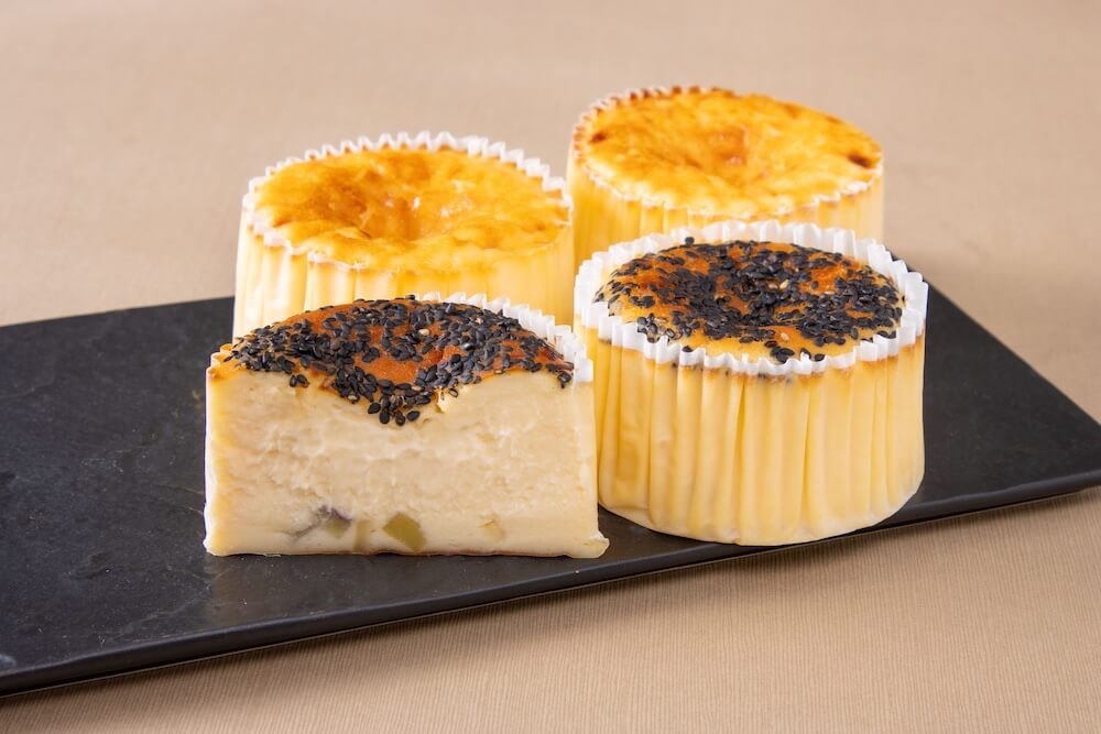 GAZTA・ガスタ　さつま芋と黒ごまのバスクチーズケーキとバスクチーズケーキ 2種4個セット